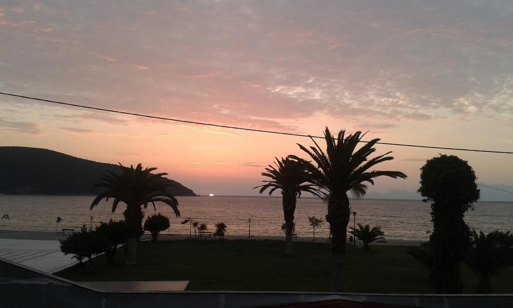 Sea To See Néa Péramos Εξωτερικό φωτογραφία